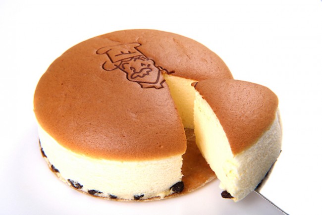 大丸梅田店に“りくろーおじさん”のスイーツ＆パンが集結！　コラボチーズケーキも販売