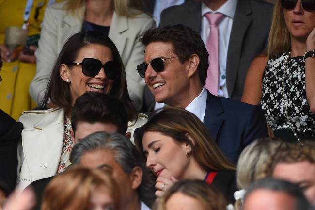 写真）トム・クルーズ、元恋人と噂のヘイリー・アトウェルと試写