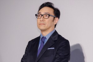 角田晃広、映画『怪物』初日舞台挨拶に登場