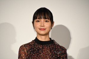 宮崎あおい、映画『大名倒産』公開初日舞台挨拶に登場