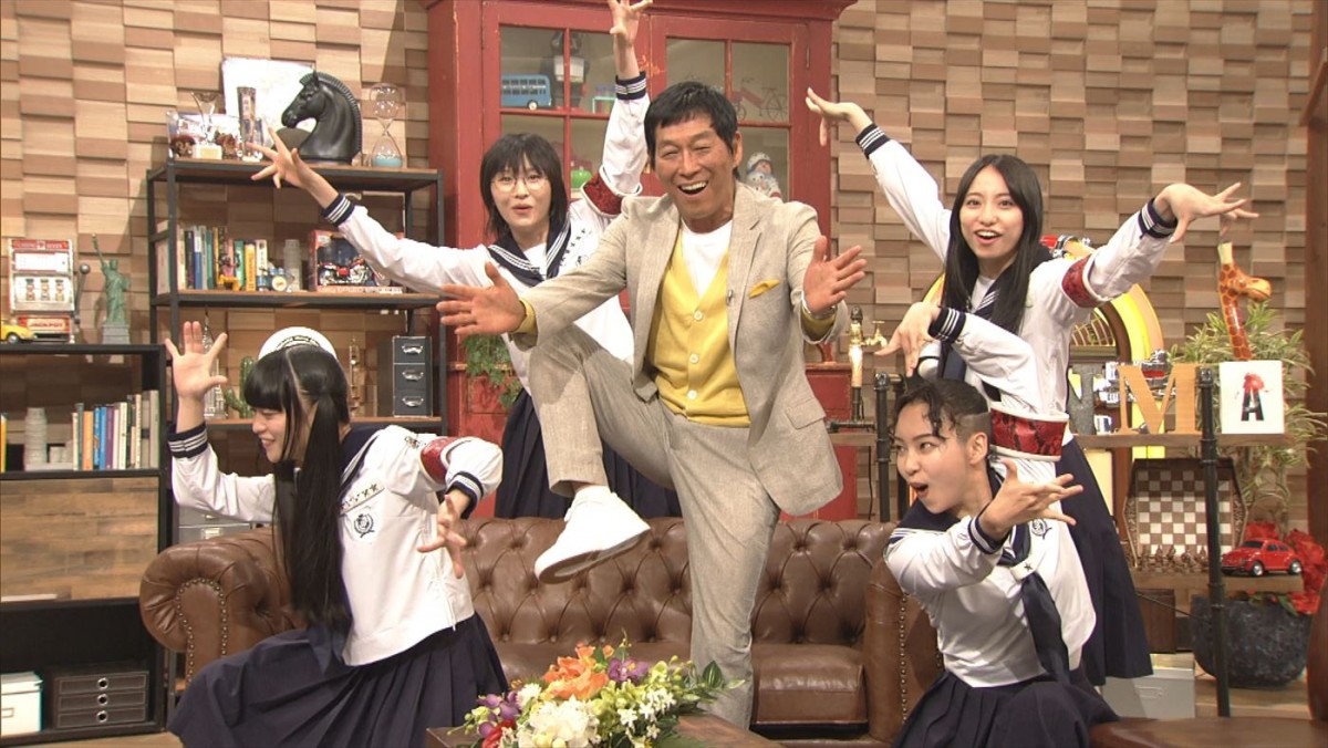 anoがさんまに“ゲロチューダンス”を直接指導！　『第13回明石家紅白！』8.5放送