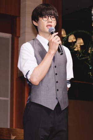 佐野勇斗、金曜ドラマ『トリリオンゲーム』制作発表会見に登場