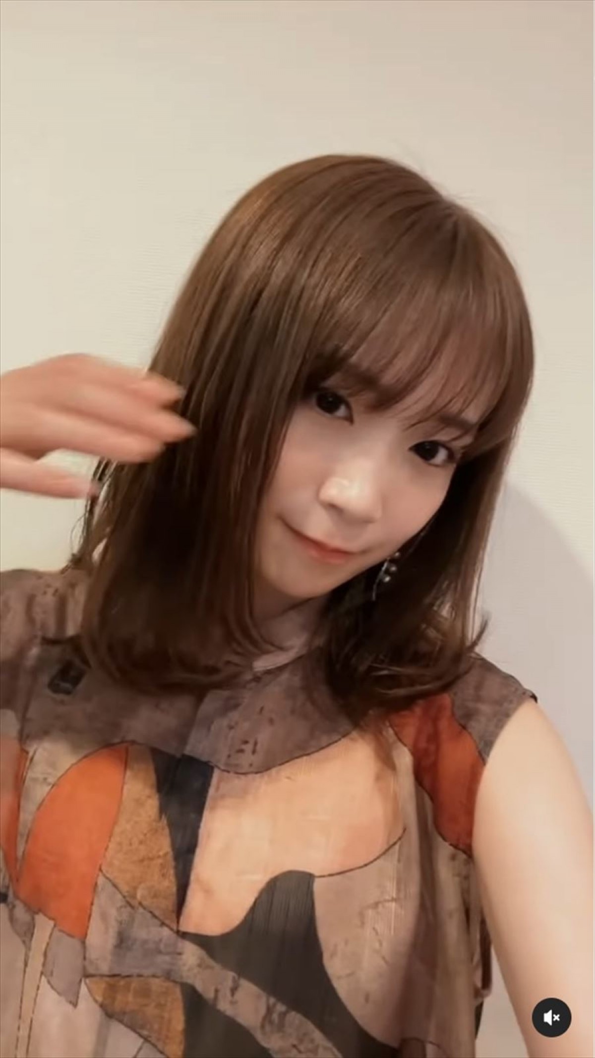 鷲見玲奈に秋元真夏も！　髪バッサリで激的イメチェンの美女たち