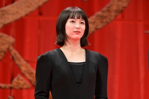 清野菜名、映画『キングダム 運命の炎』ワールドプレミアに登場