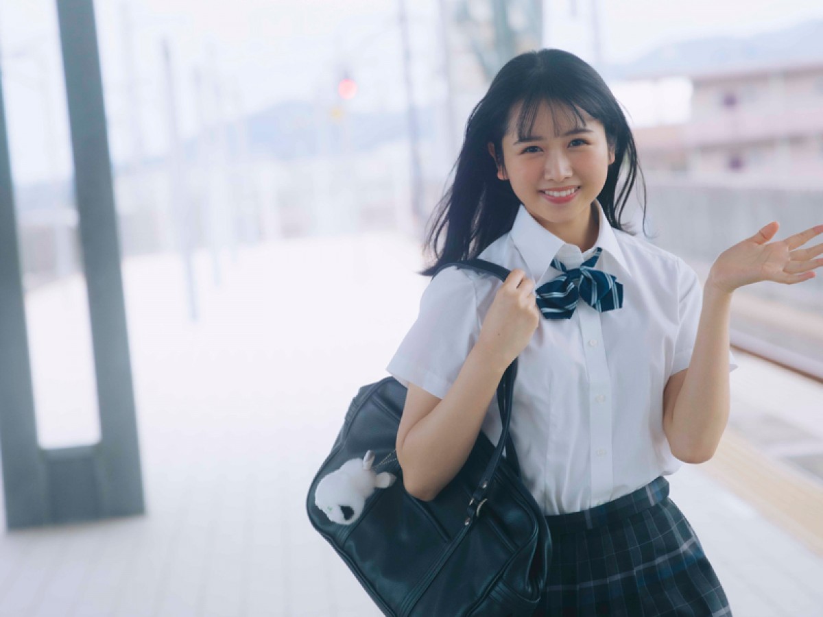 日向坂46・上村ひなの、1st写真集発売「『キラキラ』を感じていただけ