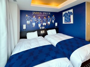 アパホテル「サムライブルールーム」を新設！　日本代表選手やブルーカラーをデザイン