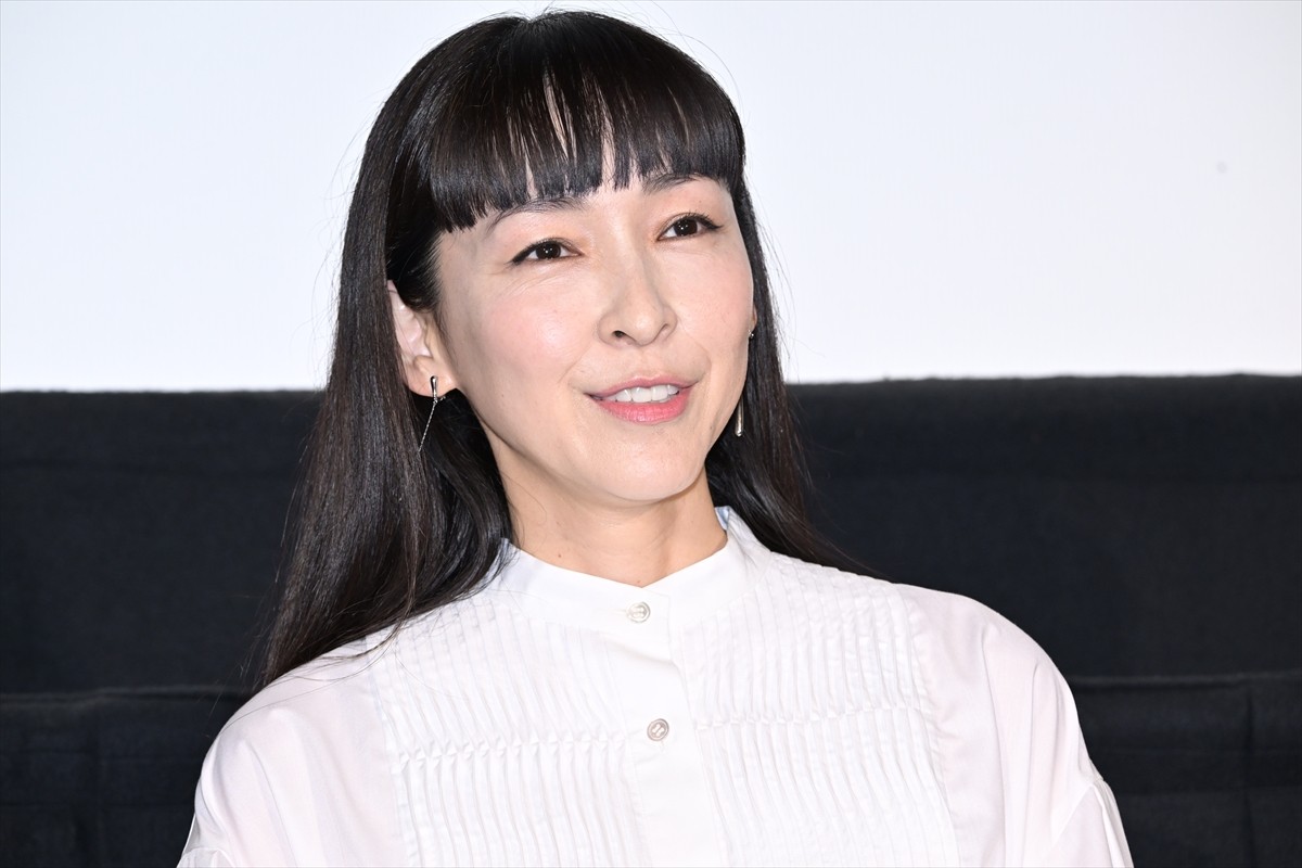 藤竜也、82歳を目前にした舞台挨拶は「贅沢の極み」　娘役の麻生久美子らが祝福