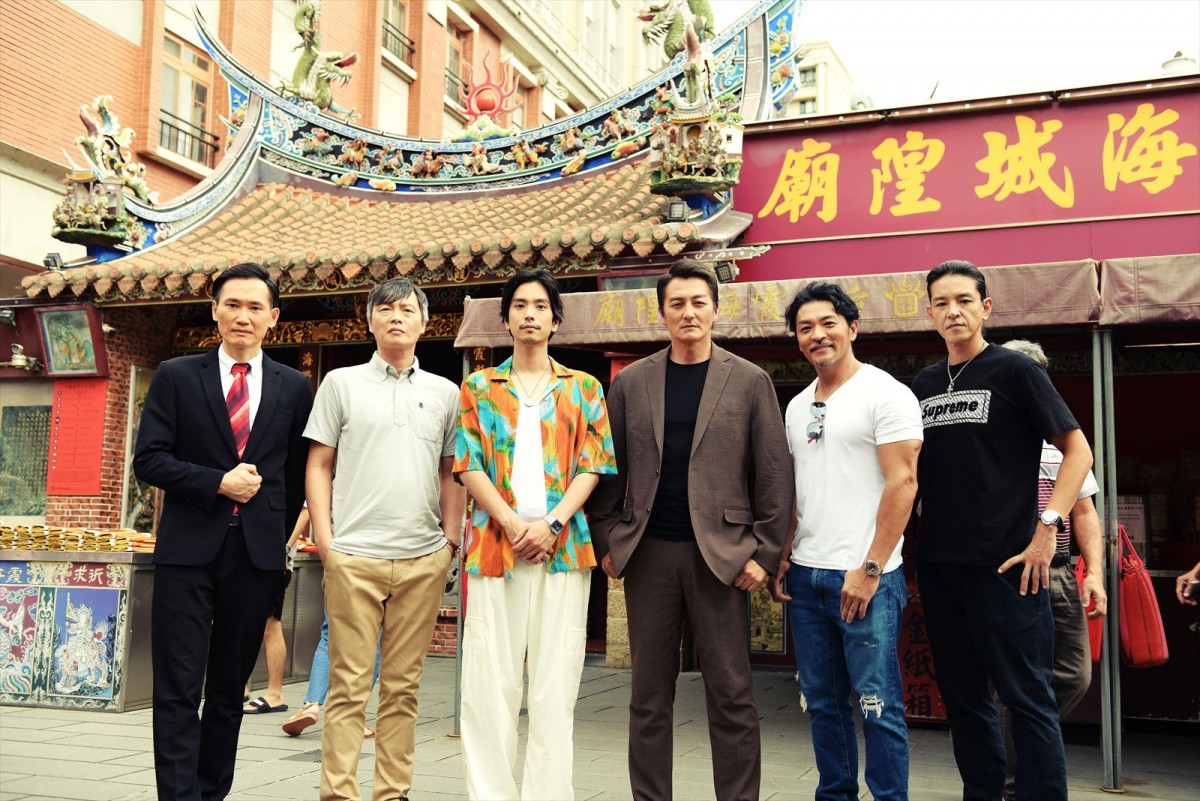 映画『氷室蓮司』に出演する(左から)應朗フォン・ウー昆達・黒羽麻璃央・本宮泰風・大谷主水・与座重理久