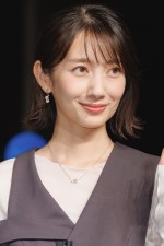 波瑠、映画『アナログ』公開直前イベントに登場