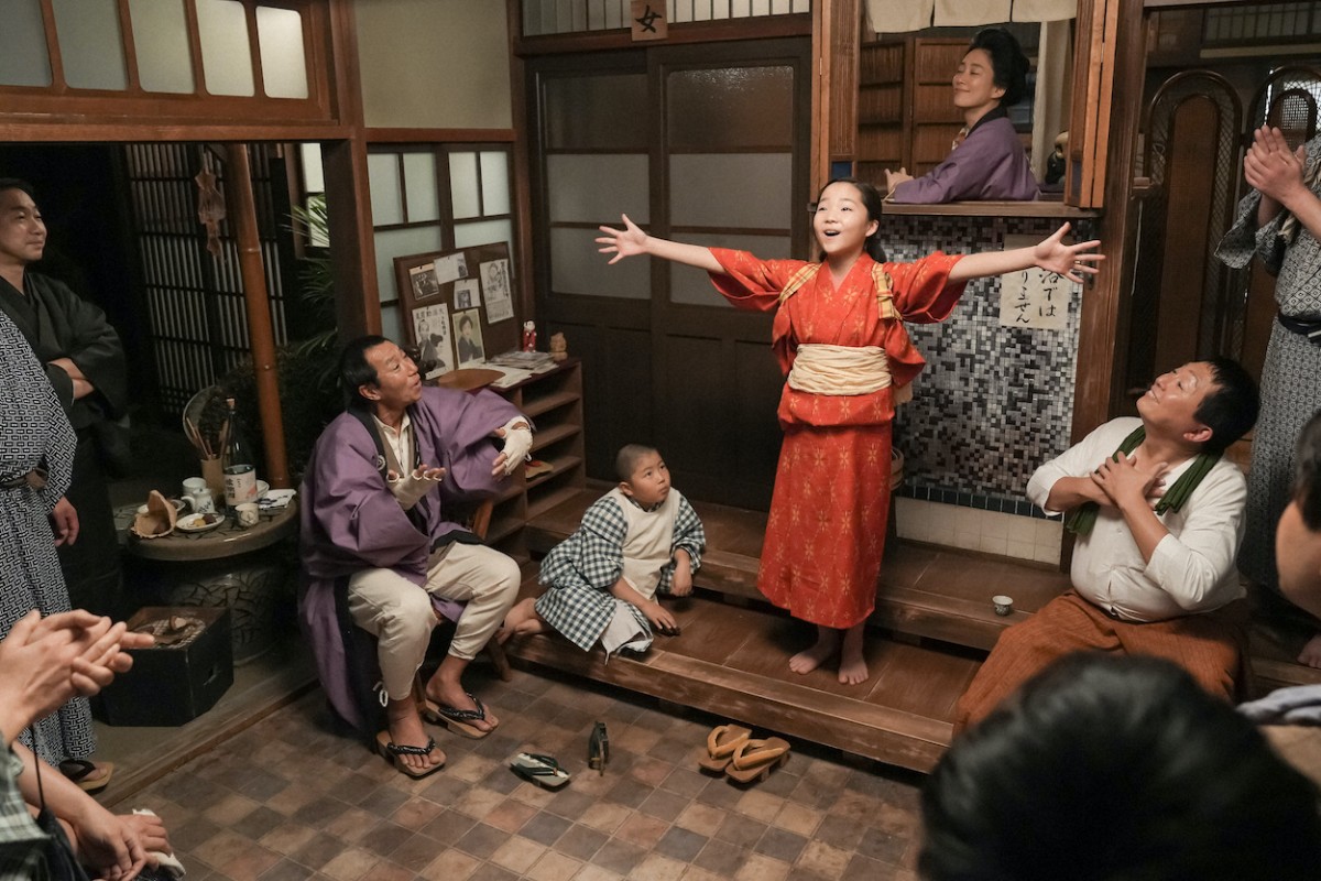趣里、戦後を明るく照らす大スターの一代記を熱演　『ブギウギ』ついに開幕！