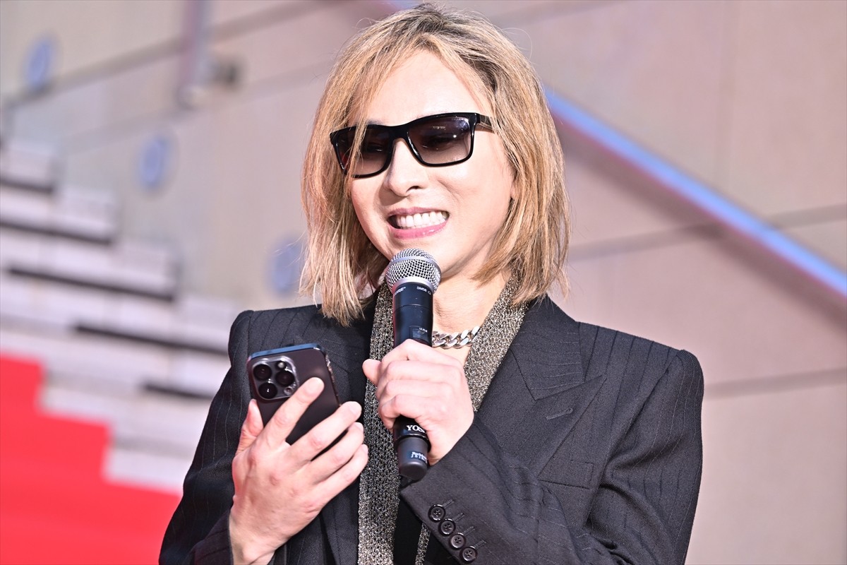 YOSHIKI、ハリウッドに名を刻む初の日本人に　HYDEとともに六本木に登場