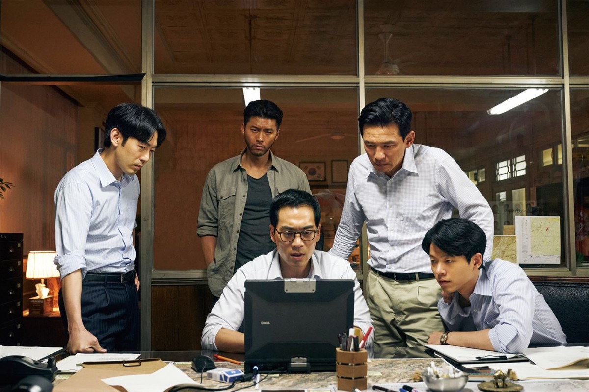ファン・ジョンミン、本日誕生日！　ヒョンビンと初共演した映画『極限境界線　救出までの18日間』予告＆場面写真解禁