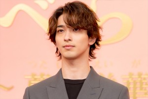 横浜流星、大河ドラマ『べらぼう～蔦重栄華乃夢噺～』出演者発表会見に登場