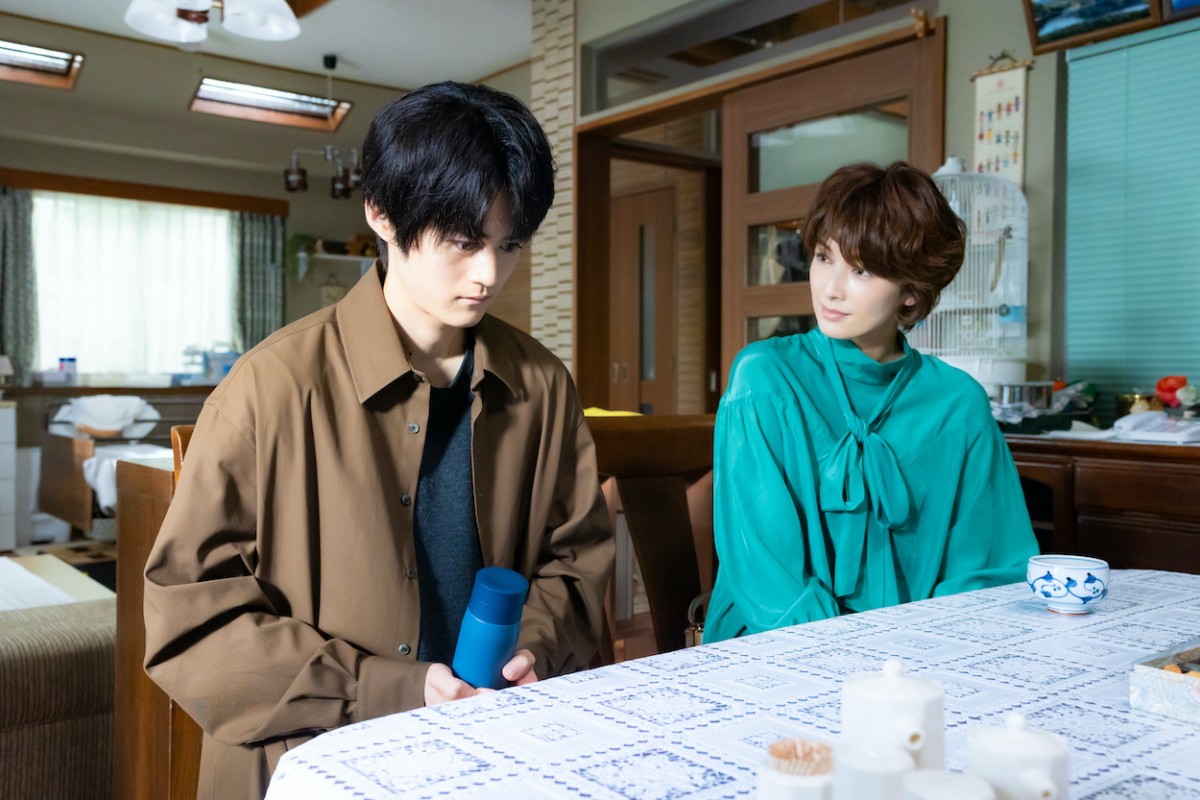 『ゆりあ先生の赤い糸』第2話　“ゆりあ”菅野美穂、夫“吾良”田中哲司を「パパ」と呼ぶ幼い姉妹と対面