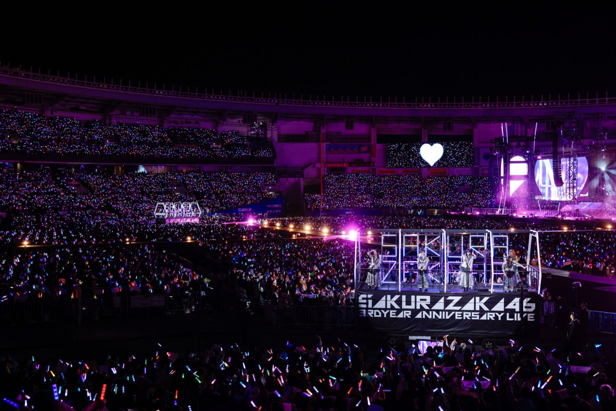 櫻坂46、3周年ライブに7万2000人「今までと違った1年」　遠藤光莉の復帰、「BACKS LIVE」開催発表も