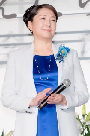 松坂慶子、映画『あの花が咲く丘で、君とまた出会えたら。』完成披露試写会に登場