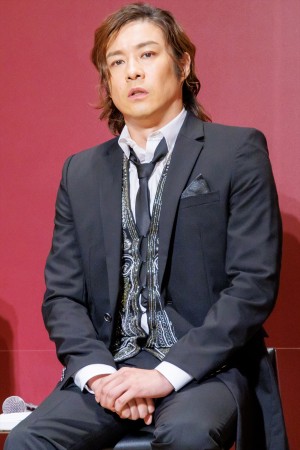 東山義久、ミュージカル『ジョジョの奇妙な冒険 ファントムブラッド』製作発表記者会見に登場