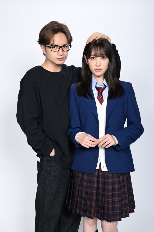 ドラマ『リビングの松永さん』より(左から)主演の中島健人、共演の高橋ひかる