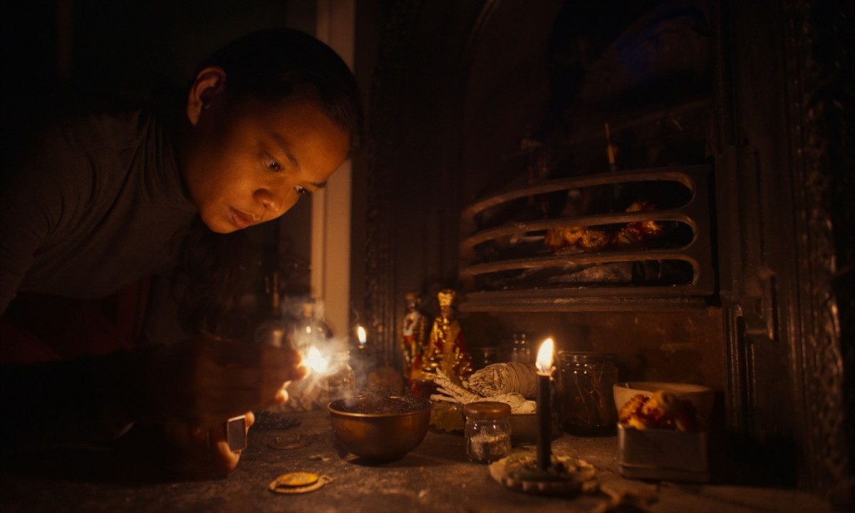 エヴァ・グリーンの口元から“何か”が這い出す――ホラー映画『NOCEBO／ノセボ』予告公開