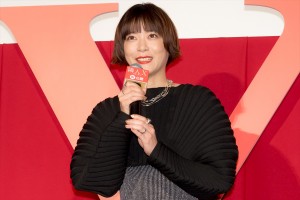 上野樹里、映画『隣人X -疑惑の彼女-』公開記念舞台挨拶に登場