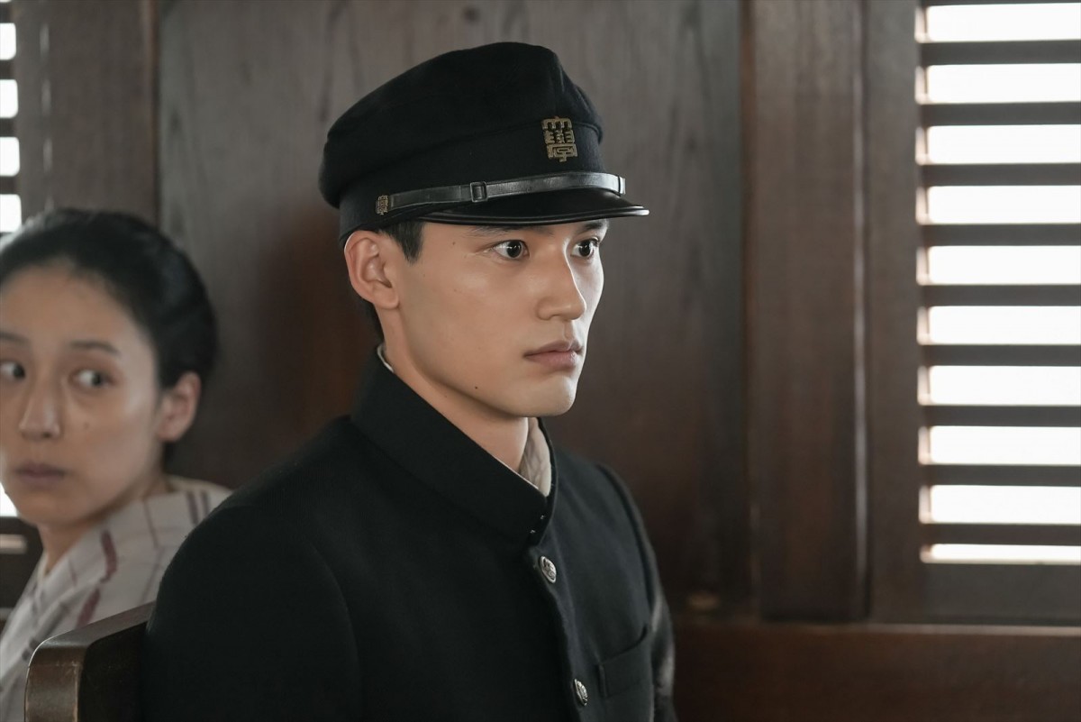 連続テレビ小説『ブギウギ』より村山愛助(水上恒司)切り取った場面写真
