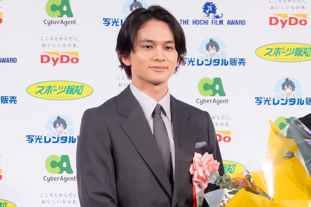 綾瀬はるか、報知映画賞主演女優賞を受賞「この賞を胸に励んでいきたい」