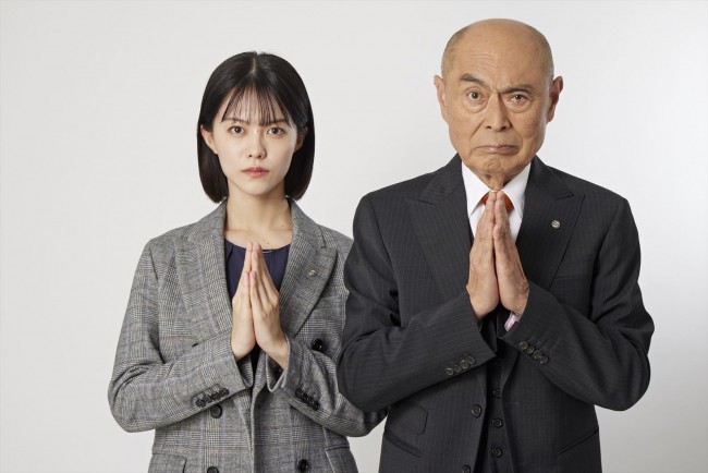 ドラマ『こんなところで裏切り飯』主演の（左から）志田彩良、伊武雅刀