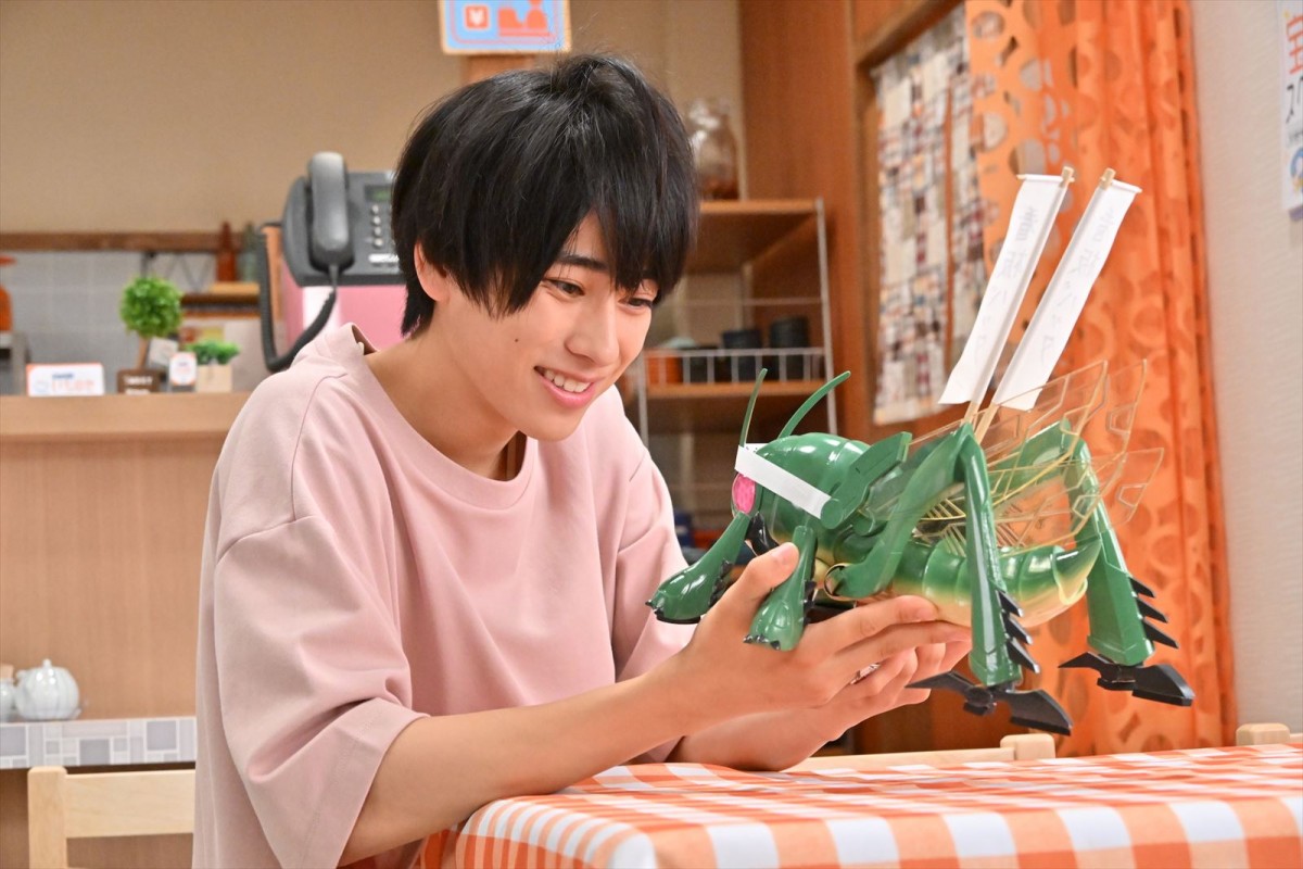 “ガッチャード”本島純政＆“ギーツ”簡秀吉、課題への向き合い方は一緒！　新世代「仮面ライダー」俳優の意外な共通点とは？