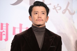 小栗旬、映画『窓ぎわのトットちゃん』初日舞台挨拶に登場