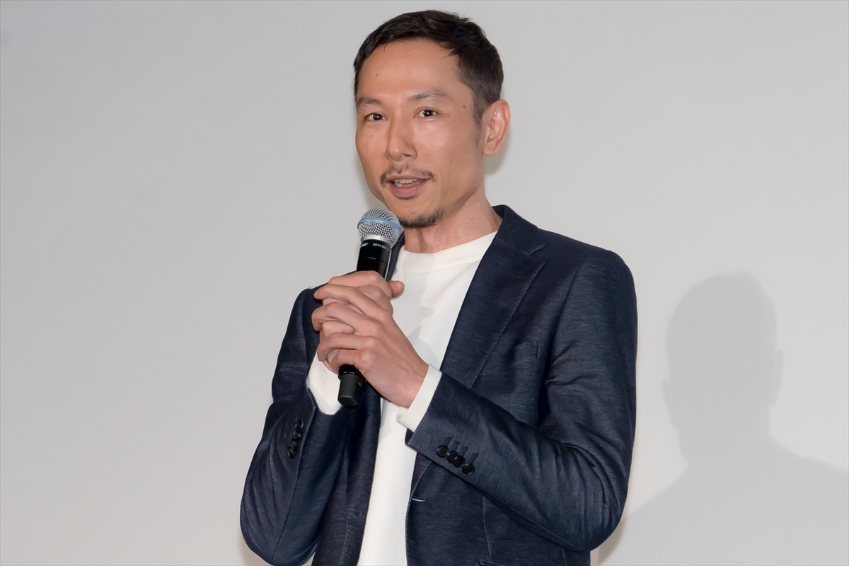 仲里依紗、カラフルなドレスで登場　寺田心「今日もすごくおきれい」