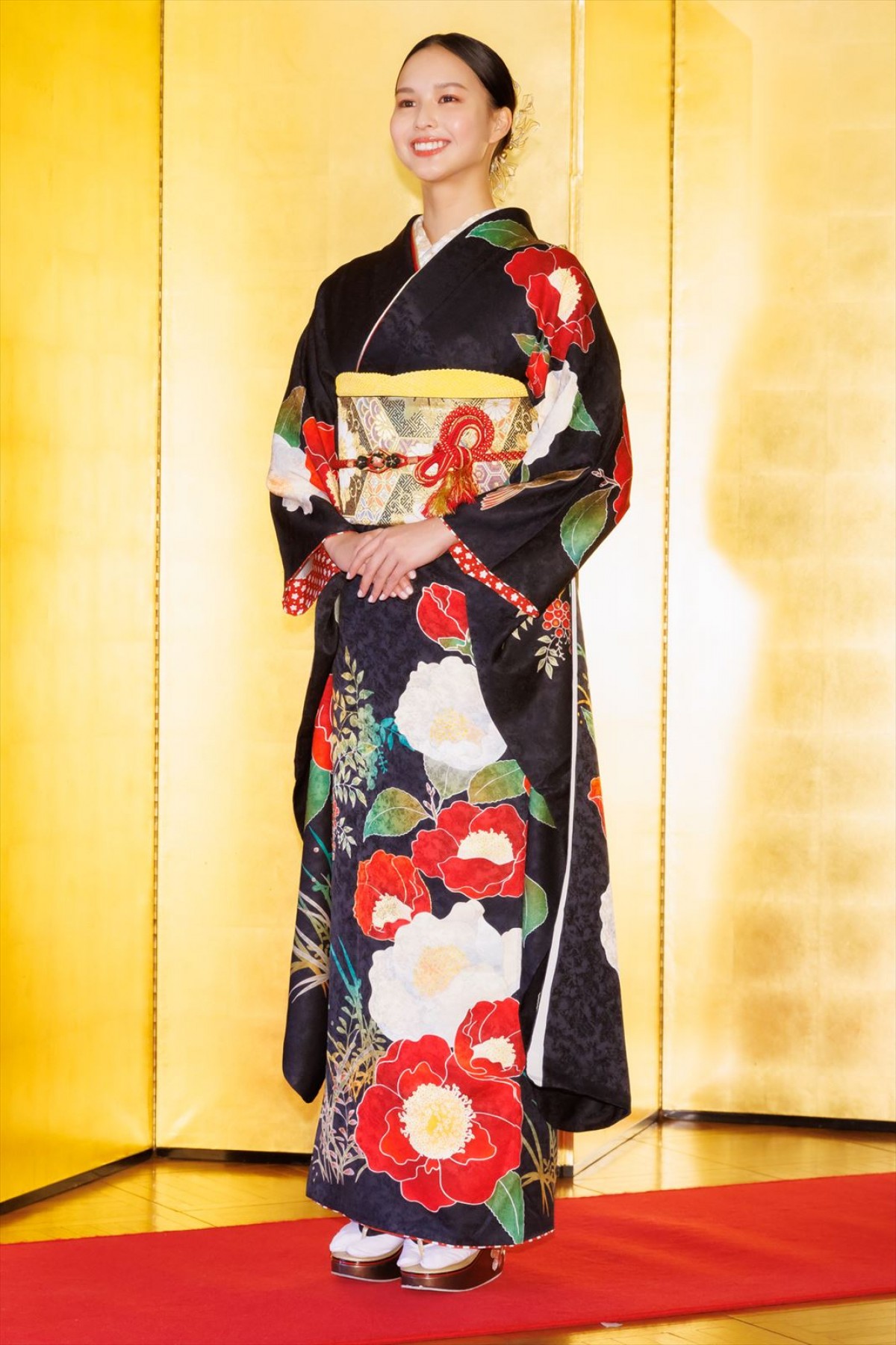 河野景子の次女・白河れい、芸能界デビュー　目標は「海外で活躍できる女優」