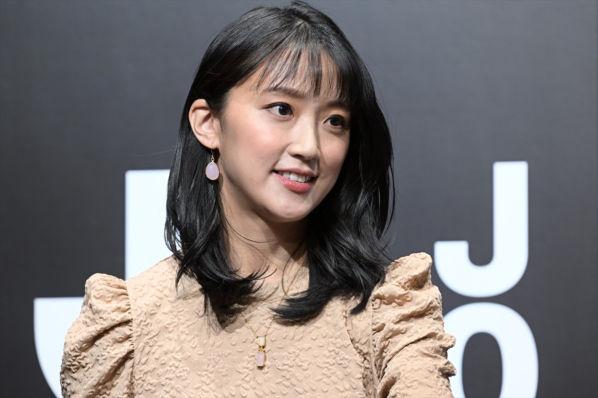 観月ありさ、後輩・朝日奈央の代役で急遽イベント登場もJリーグとの縁明かし拍手喝采