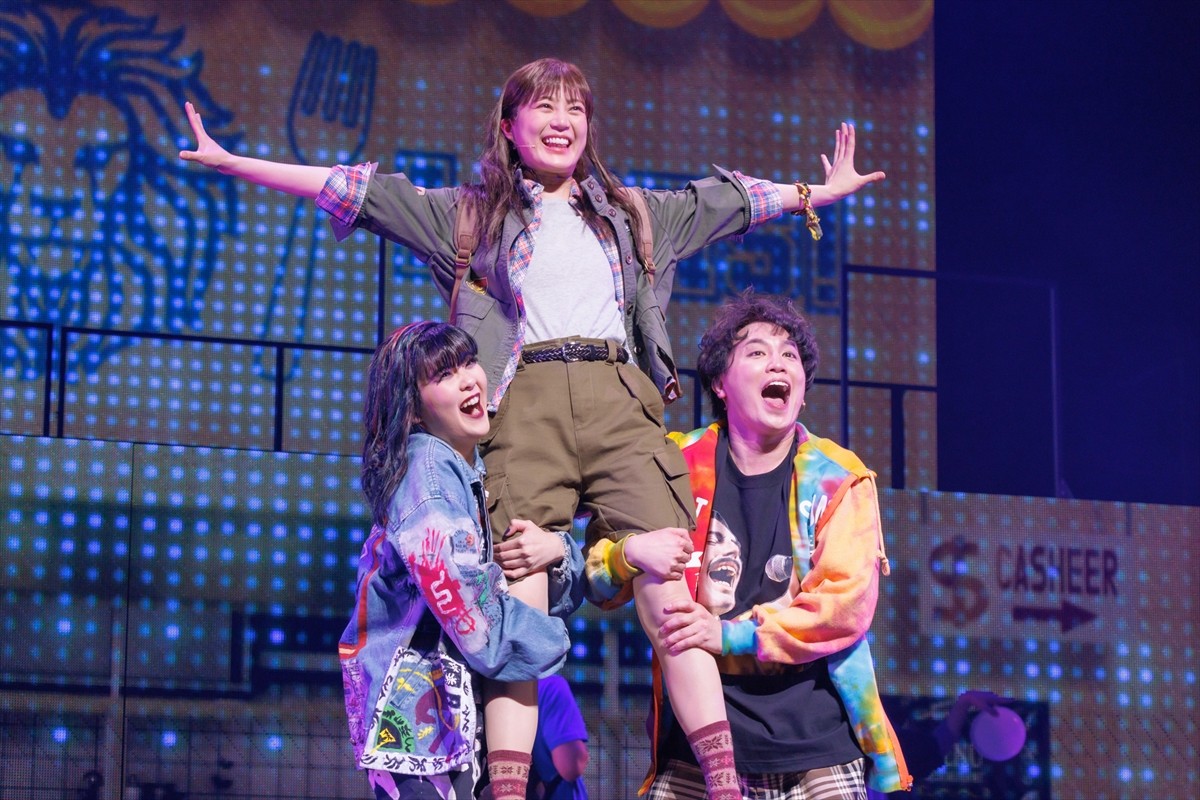 生田絵梨花、“親友”役・田村芽実と和気あいあい「気付くと触ってたり」