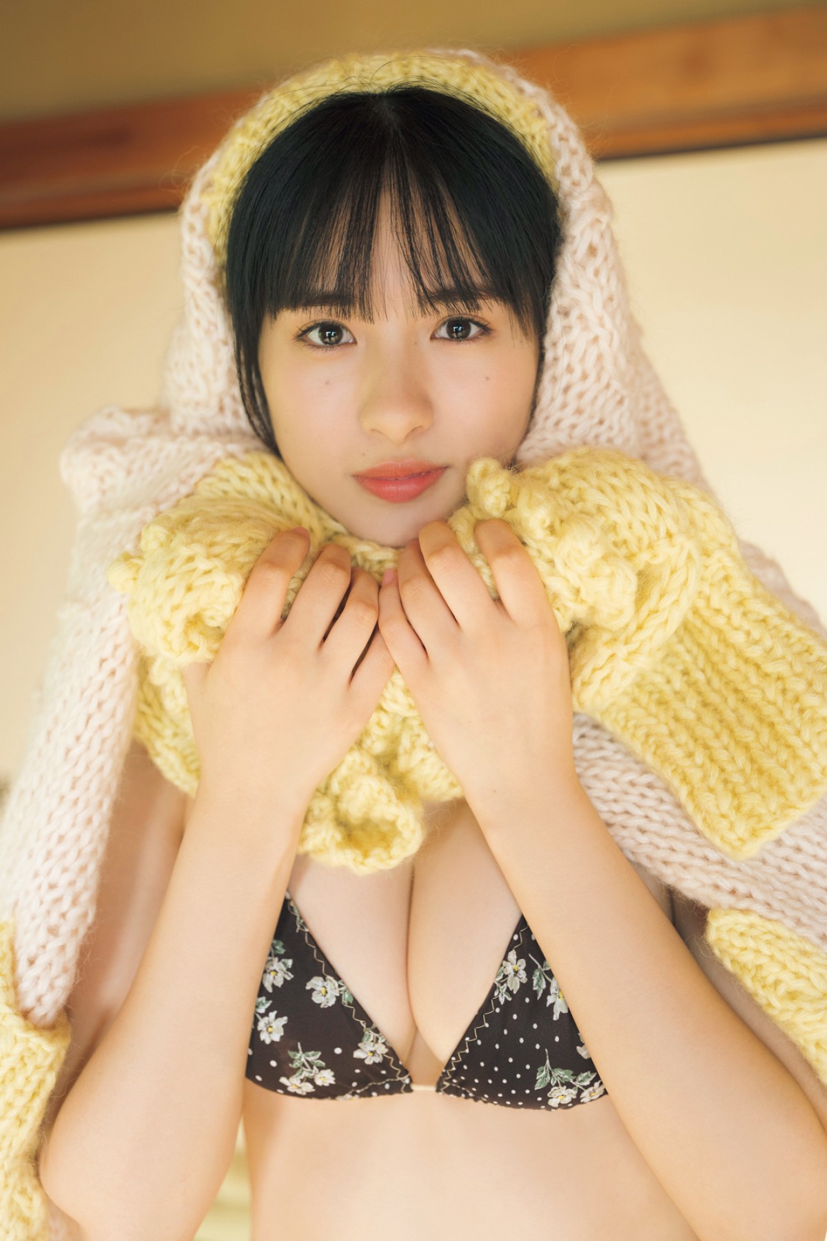「ミスマガジン2021」グランプリ・和泉芳怜、甘酸っぱい水着姿を披露