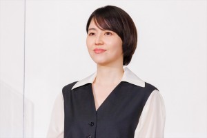 長澤まさみ、映画『ロストケア』完成披露舞台挨拶に登場