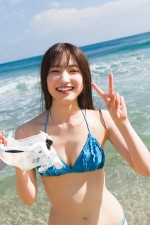 【写真】櫻坂46・大園玲、水着カットを初公開　お気に入りの“鮮やかな青の水着”で