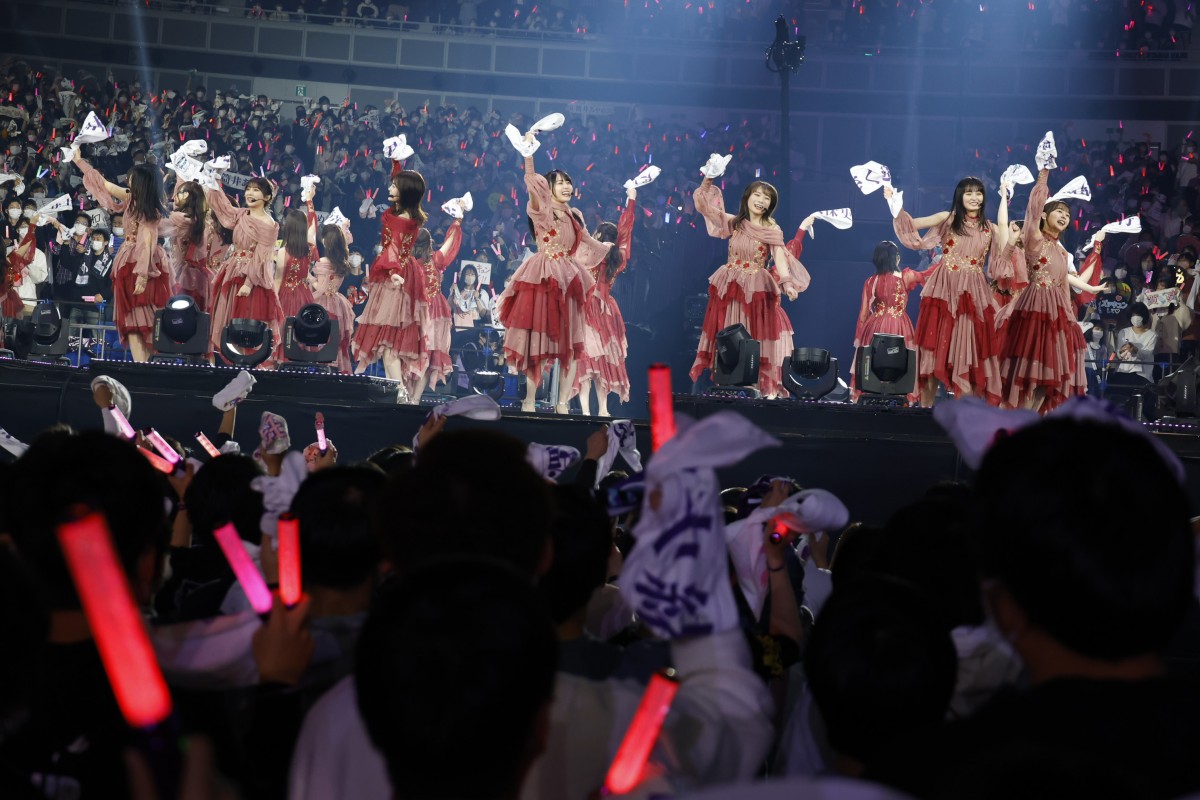 乃木坂46・秋元真夏、卒コンで異例の“トリプルアンコール”　11年半のラストは笑顔と涙あふれるステージに