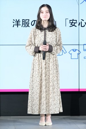 橋本環奈、洋服の青山「フレッシャーズ安心おまとめセット」新CM記者発表会に登場