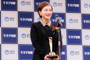 広末涼子、「2022年第96回キネマ旬報ベスト・テン」発表＆表彰式に登場