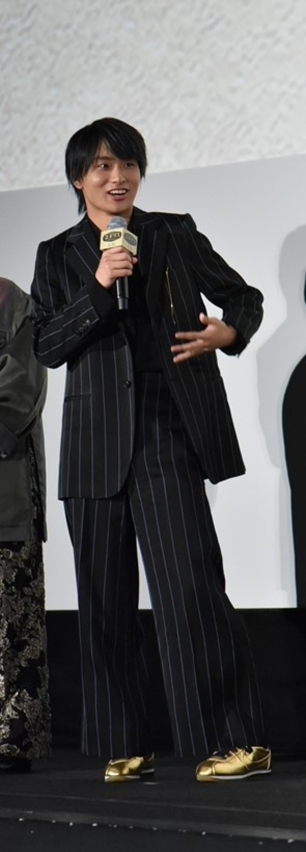 広瀬すず、上田竜也のノリノリのギャルピースに大感激「かわいかったです！」