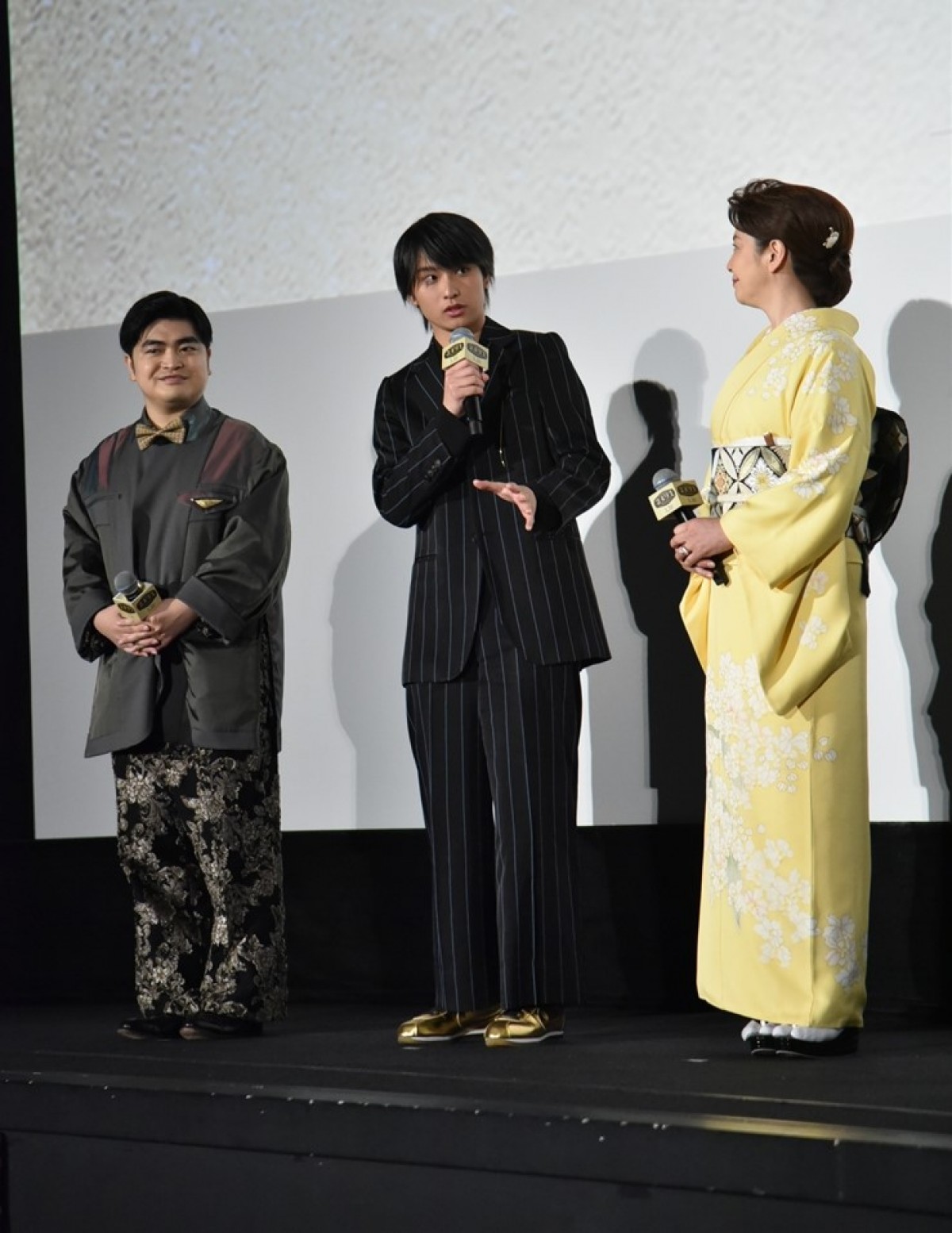 広瀬すず、上田竜也のノリノリのギャルピースに大感激「かわいかったです！」