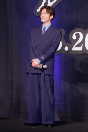 高橋一生、映画『岸辺露伴 ルーヴルへ行く』完成報告イベントに登場