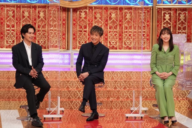 『FNSドラマ対抗お宝映像アワード』に出演する（左から）北村匠海、木村拓哉、新垣結衣