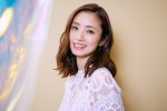 ドラマ『昼顔〜平日午後3時の恋人たち〜』にて笹本紗和を演じた上戸彩