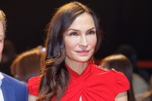 ファムケ・ヤンセン、『聖闘士星矢 The Beginning』ジャパンプレミアに登場