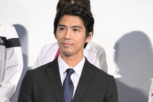 賀来賢人、劇場版『TOKYO MER～走る緊急救命室～』初日舞台挨拶に登場