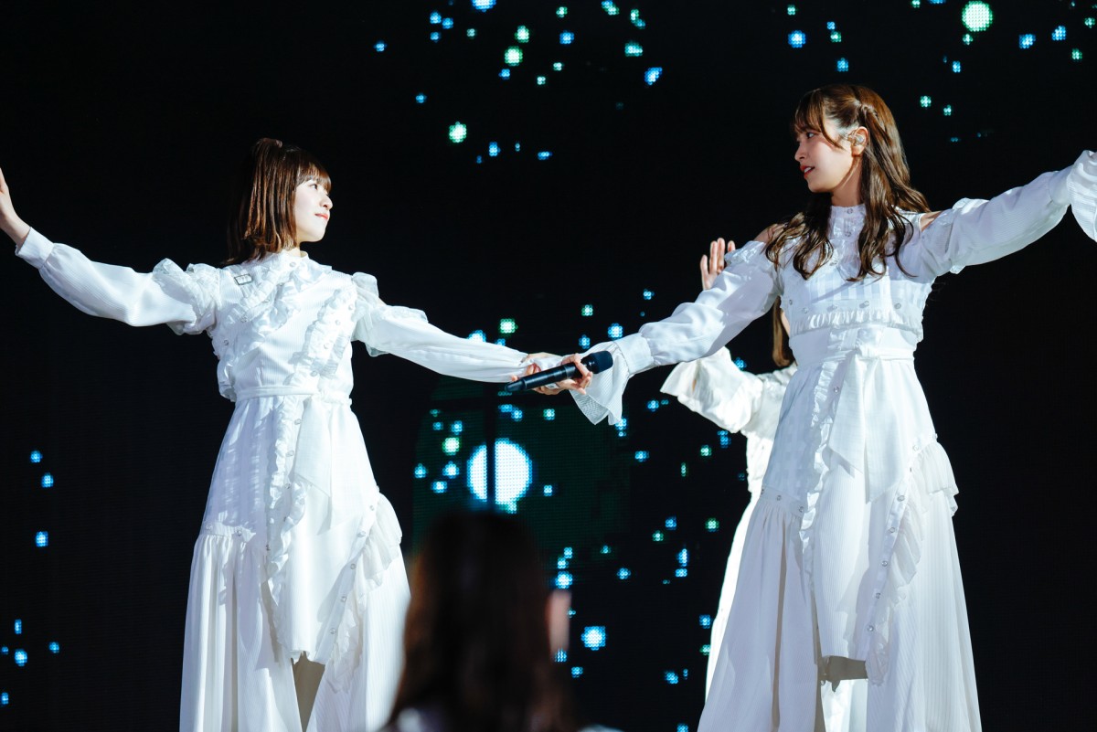 日向坂46、初スタジアムでデビュー4周年ライブ　休演の影山優佳＆山下葉留花サプライズ登場で32人全員そろう