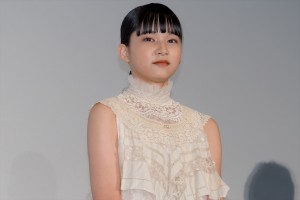 山崎七海、映画『渇水』完成披露舞台挨拶に登場