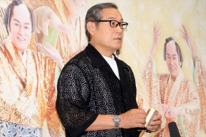 松平健、「ビバ～マツケンサンバIIワールドカフェ～オレ！」囲み取材に登場