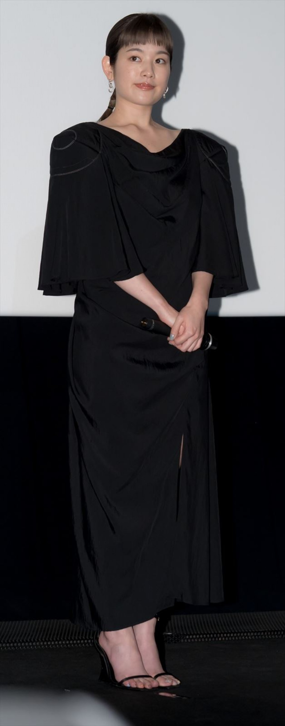 伊藤健太郎、監督におそろいのタンブラーをプレゼント　筧美和子が仲良しぶりを明かす